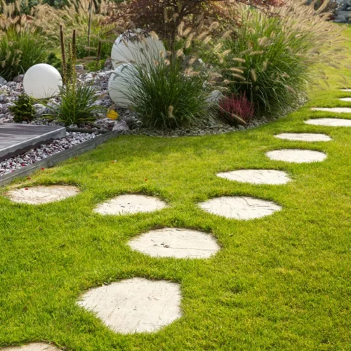 Bruk-Bet KAMIEŃ CIOSANY KOŁO  Średnica  240 gr. 4 cm, WET CAST